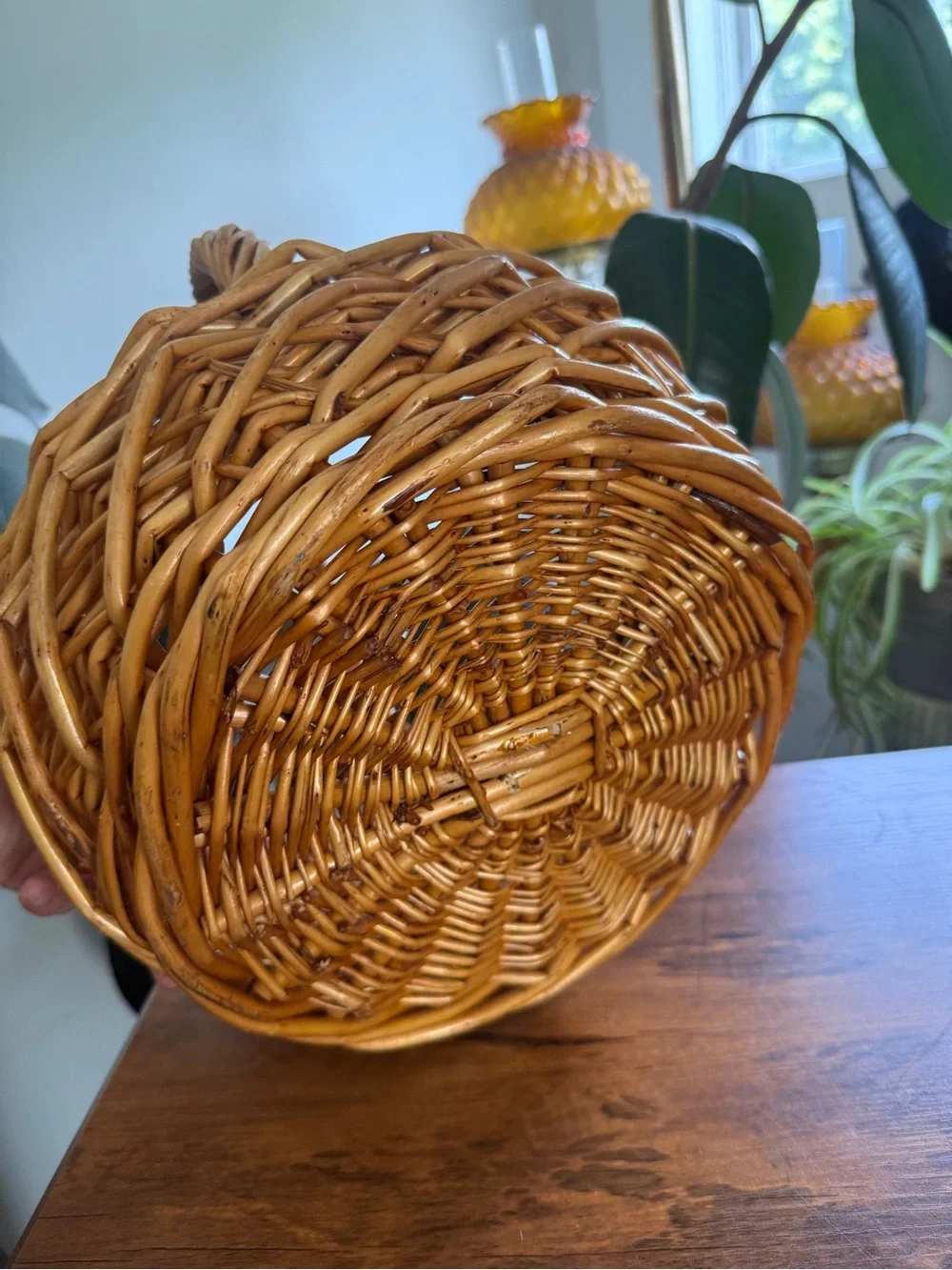 Woven Willow Basket with Handle - Natural Brown